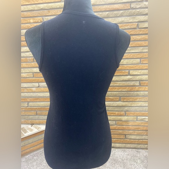 Medium tank top gym - Picture 3 of 5